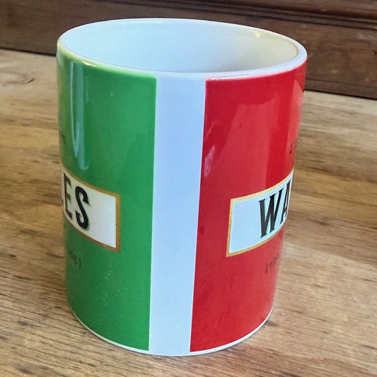 I'm From Wales the Posh Bit Mug RED & GREEN - Mug Sample